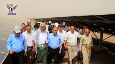 Le ministre de l'électricité et le gouverneur de Hodeida inaugurent les phases 2 et 4 de la station Al-Hussein