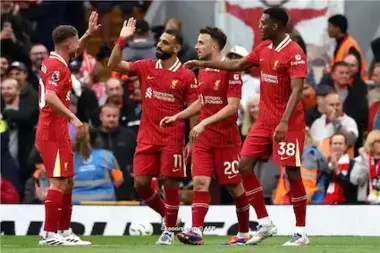 Liverpool continue their victories in English Premier League at Brentford