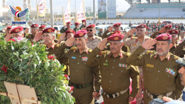 اللواء البزاغي وقادة عسكريون يزورون ضريح الشهيد الرئيس الصماد