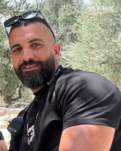 العدو الصهيوني يُبعد حارسًا عن الأقصى ويحكم بسجن مقدسي