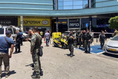 مصرع جندي صهيوني وإصابة اثنين آخرين بعملية طعن شمال فلسطين المحتلة