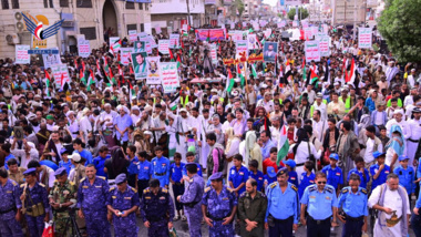 Hodeidah es testigo de marchas en 27 plazas, “una victoria para Gaza... avanzamos en la quinta etapa de la escalada”.