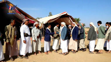 محافظ صعدة يقدّم واجب العزاء في وفاة الحاج أحمد مفلح