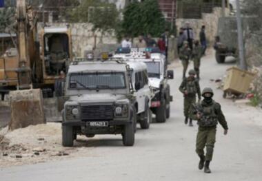 العدو الصهيوني يشدد إجراءاته العسكرية في محيط رام الله