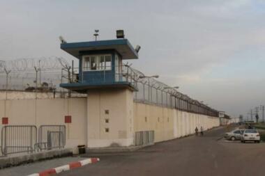 Le martyre d'un prisonnier palestinien dans les prisons de l'ennemi sioniste ('israélienne')