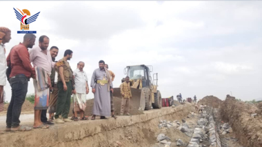 Besichtigung des Bauprojekts der 40er Nord-Straße im Bezirk Bajil, Hodeidah