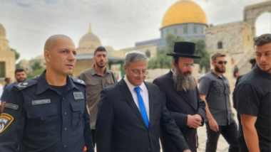 Amplia condena palestina y árabe al asalto del terrorista Bin Ghafir a los patios de la mezquita de Al-Aqsa
