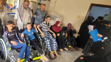 توزيع كراسي متحركة لـ 250 من ذوي الاحتياجات الخاصة بمحافظة الحديدة