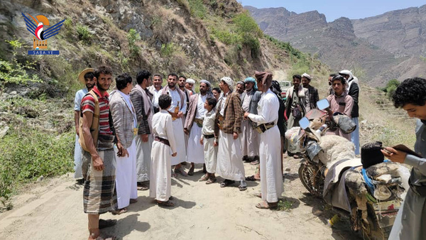 Avancement des travaux du projet routier Mar'an-Wadi Laah dans le district d'Ar-Rujum, Mahwit, inspecté