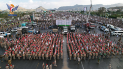 مسير عسكري لوحدة من الشرطة العسكرية تحت شعار 