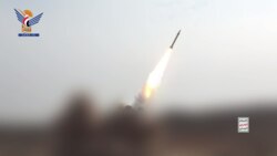 الإعلام الحربي يوزع مشاهد لإطلاق صاروخ 