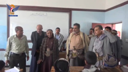 محافظ البيضاء يتفقد أنشطة الدورات الصيفية في مدينة رداع والعرش