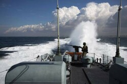 Zionist enemy prevents Palestinian fishermen from entering Gaza sea