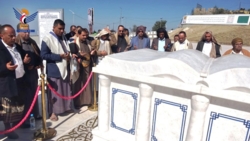 Red Sea Ports Corporation's leadership visits martyr commander's tomb in Sa'ada