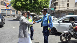 بازدید عیدی از مأموران راهنمایی و رانندگی در چندین خیابان در شهرداری پایتخت
