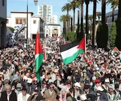 آلاف المغاربة يتظاهرون دعما للشعب الفلسطيني وتضامنا مع غزة ويطالبون بإنهاء 