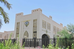 الخارجية الكويتية: نتابع بقلق بالغ انعكاس الهجمات الصهيونية غير المسبوقة على اليمن 