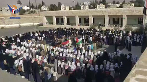 Kundgebung der Schüler in den Distrikten Amran und Dhibin zeigt Solidarität mit Gaza und verurteilt die Verbrechen der Aushungerungskriegs und des Genozid am Gaza 