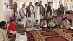 محافظ البيضاء يتفقد أنشطة الدورات الصيفية في عدد من مدارس المدينة 