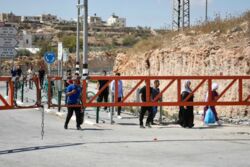 العدو الصهيوني يعيق حركة الفلسطينيين غرب بيت لحم ويقتحم بلدة جبل المكبر