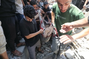 Enemy kills six Palestinians in shelling on Gaza, Khan Yunis